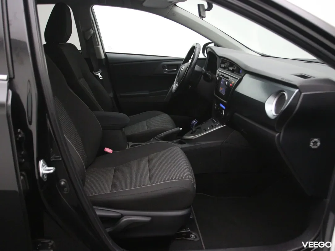 Toyota Auris 1.8 100kW